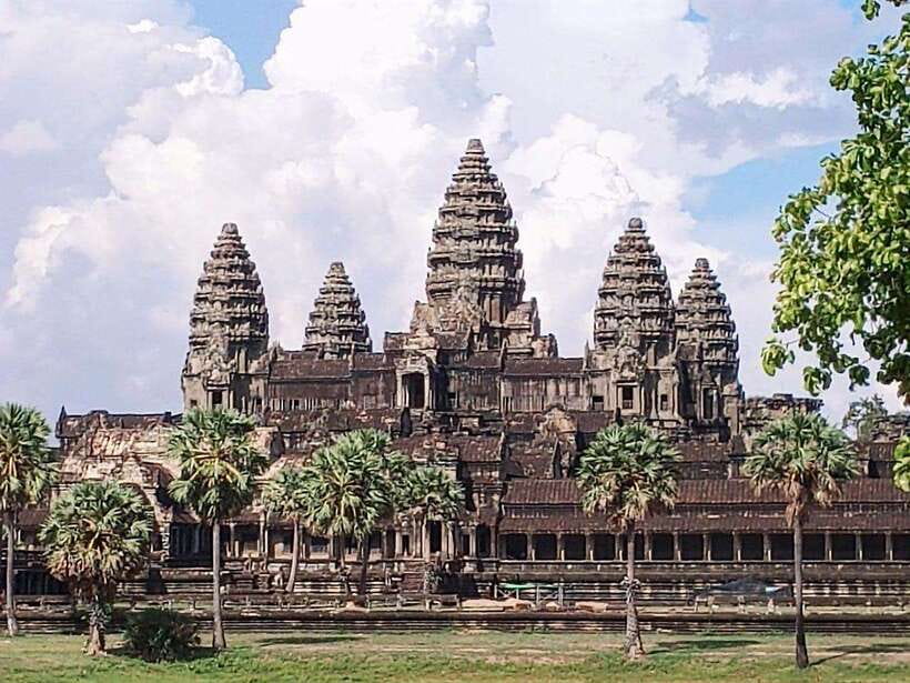 Siem Reap: Angkor Wat, Angkor Thom, and Banteay Srei Tour - Who should book this tour?