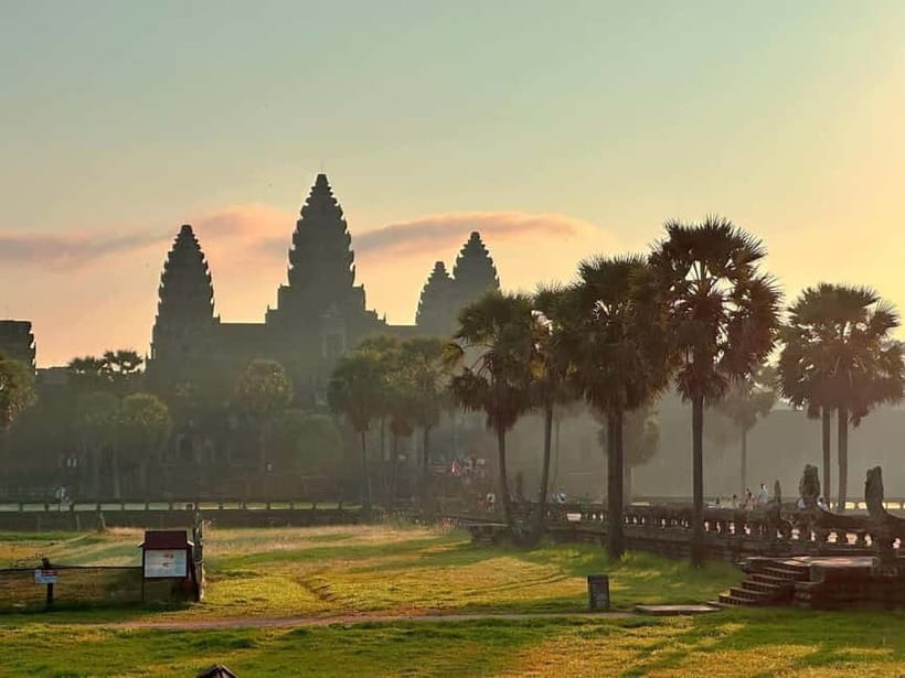 Siem Reap: Angkor Wat Private Tour with Sunrise - Why the 5:00 AM start is worth it