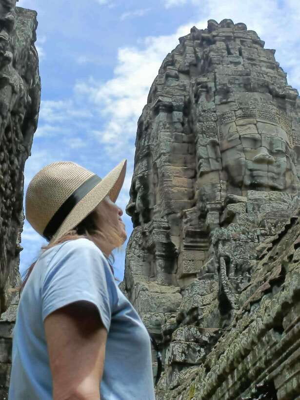 Siem Reap: Angkor Wat Private Tuk-Tuk Tour - Bayon and the monumental heart of Angkor Thom