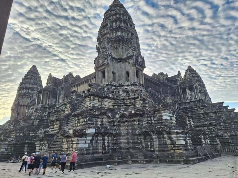 Siem Reap: Angkor Wat Small-Group Day Tour - Tuk-tuk or air-conditioned van?
