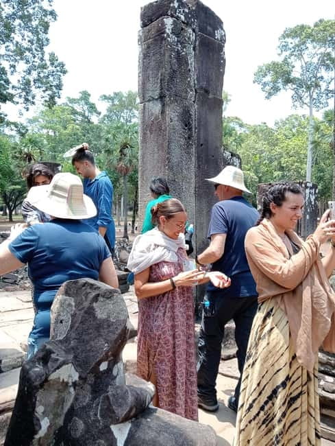 Siem Reap: Angkor Wat Small-Group Day Tour - Lunch near Srah Srang, with time to cool down
