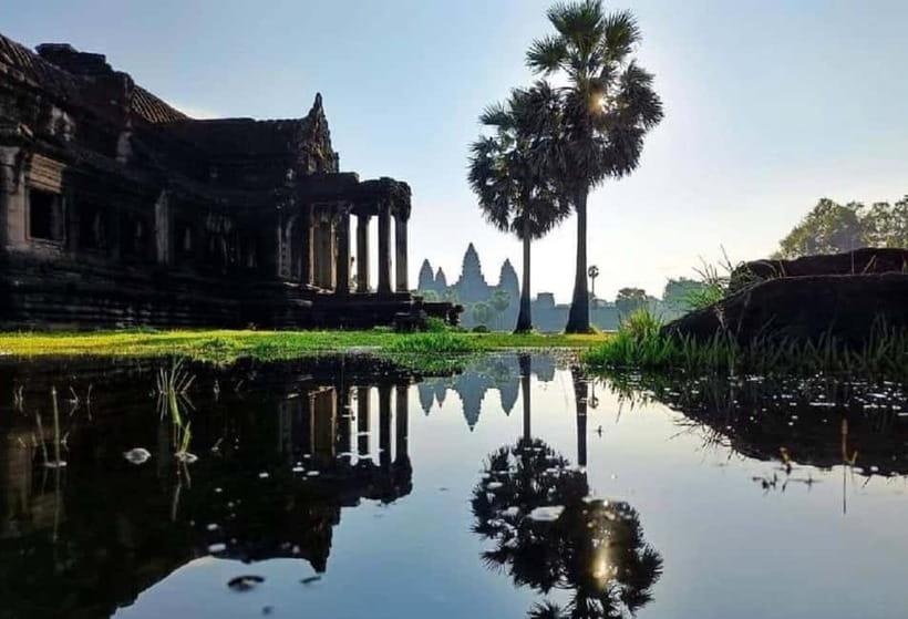 Siem Reap: Angkor Wat Small-Group Day Tour - A small group that feels close to private