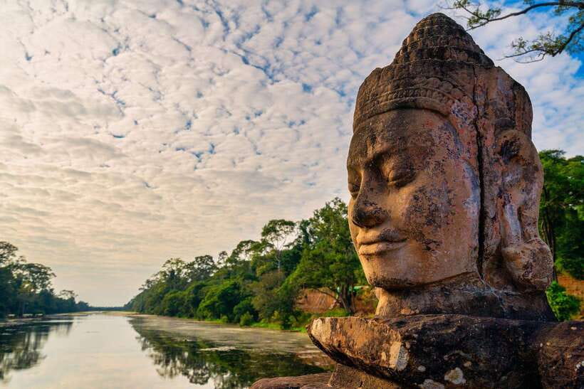 Siem Reap: Angkor Wat Small-Group Full Day Tour and Sunset - Angkor Wat, the Day’s Big Arrival