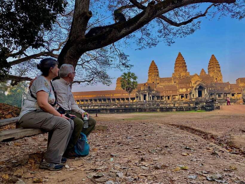 Siem Reap: Angkor Wat: Small-Group Sunrise or Sunset Tour - What the $15 price really gives you