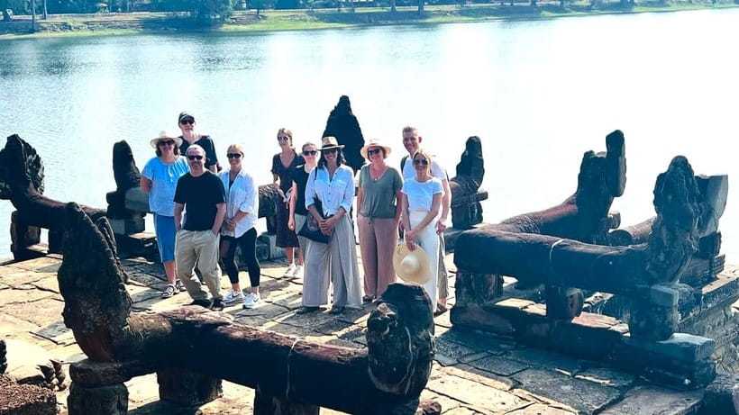 Siem Reap: Angkor Wat: Small-Group Sunrise Tour - Angkor Thom and the many faces of Bayon