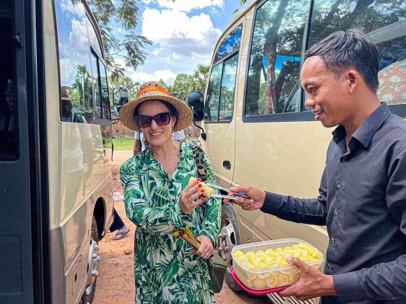 Siem Reap: Angkor Wat Small-Group Sunrise Tour & Breakfast - Transport, guides, and comfort in the heat