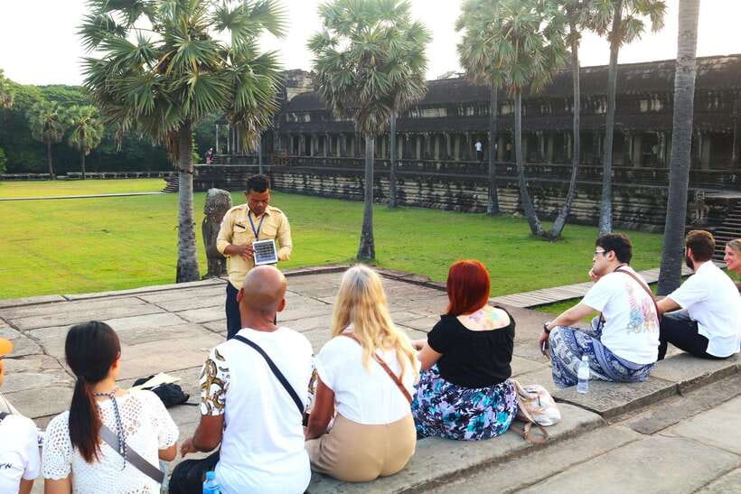 Siem Reap: Angkor Wat: Small-Group with Sunset Tour - The guide can shape the whole day