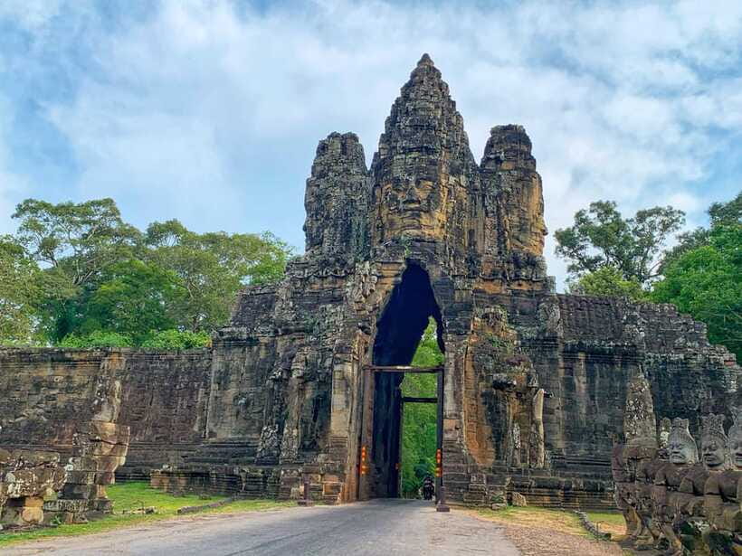 Siem Reap: Angkor Wat Sunrise for Group or Private Tours - Breakfast near the temple complex