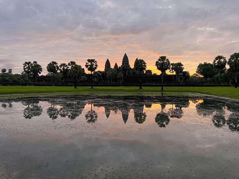 Siem Reap: Angkor Wat Sunrise Small Group tour and Breakfast - What the $19 price really covers