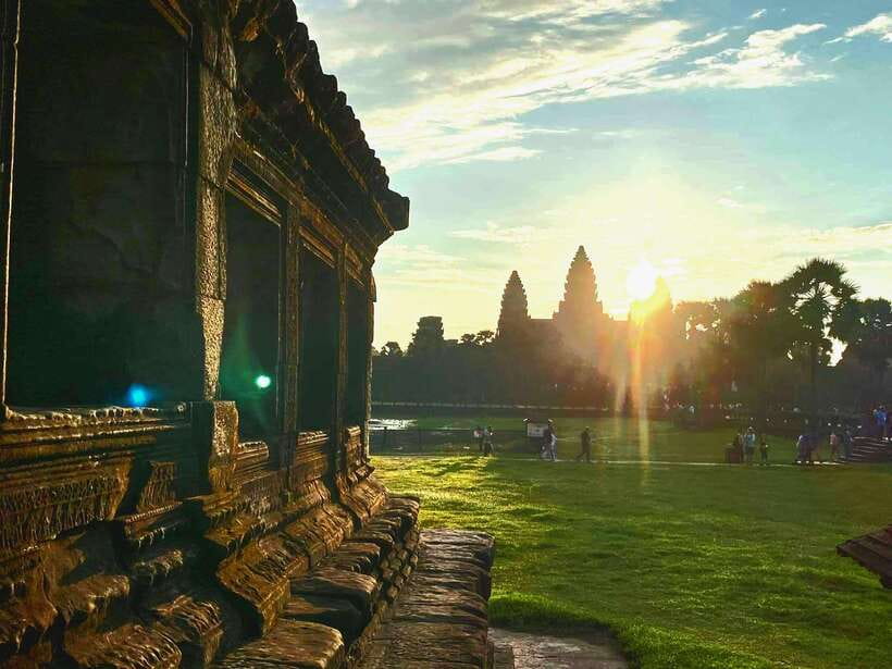 Siem Reap: Angkor Wat Sunrise Tour With Small Group - The 4:15 to 5:15 a.m. hotel pickup