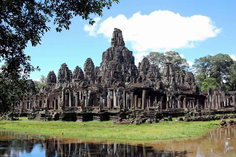 Siem Reap: Angkor Wat Tour Explore The Most Iconic Temples - Key points to know before booking