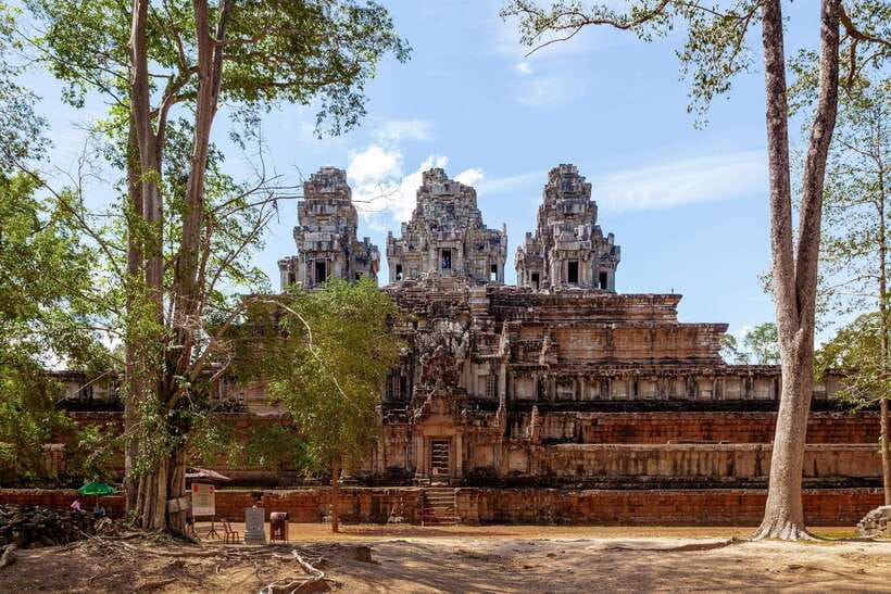 Siem Reap: Angkor Wat Tour Explore The Most Iconic Temples - What this $24 private tour really offers