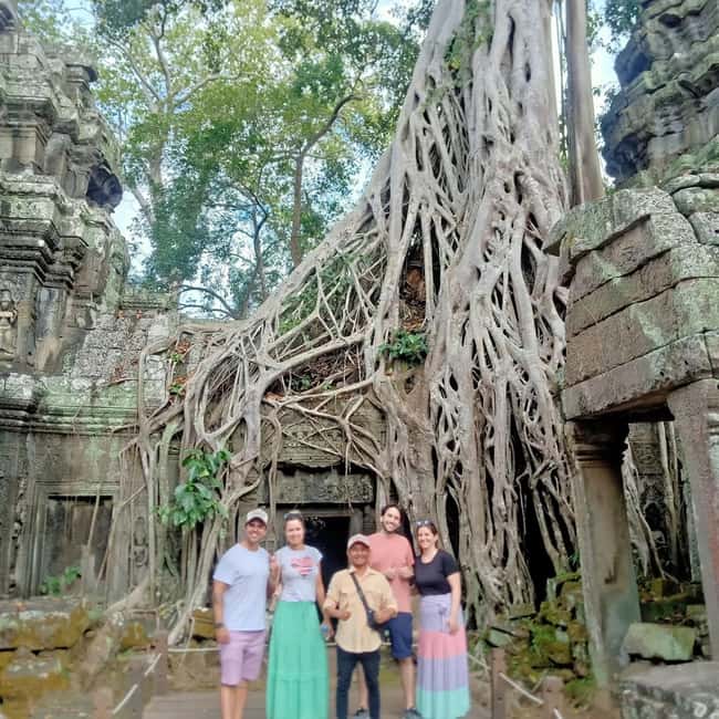 Siem Reap: Angkor Wat Tour with French-Speaking Guide - Angkor Wat deserves the final long visit