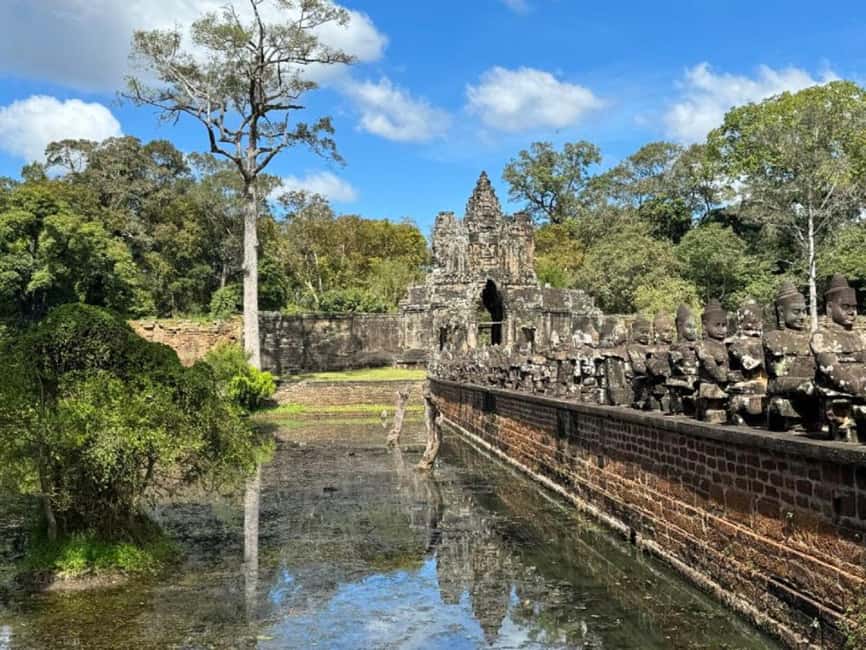 Siem Reap: Angkor Wat Tour with Italian-Speaking Guide - Lunch near Srah Srang, with time to cool down