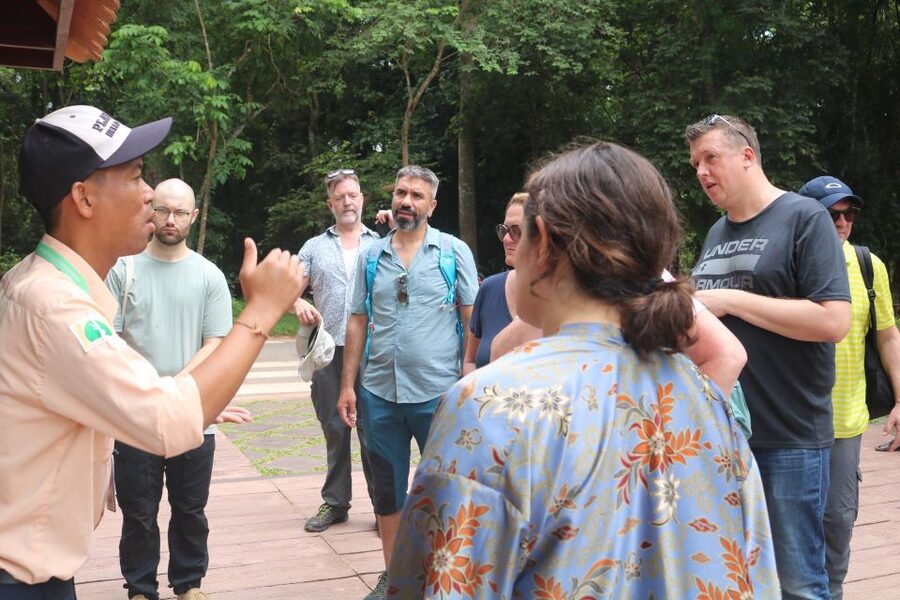 Siem Reap: Angkor Wat with German or English Guided Tour - Who should book this Angkor day tour?