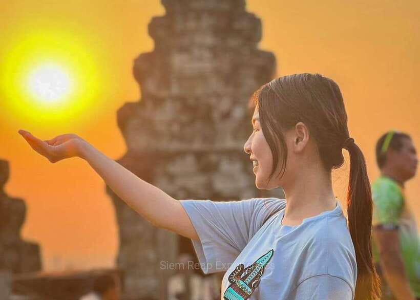 Siem Reap: Full-Day Angkor Wat Guided Tour with Sunset - What to pack and what to expect physically