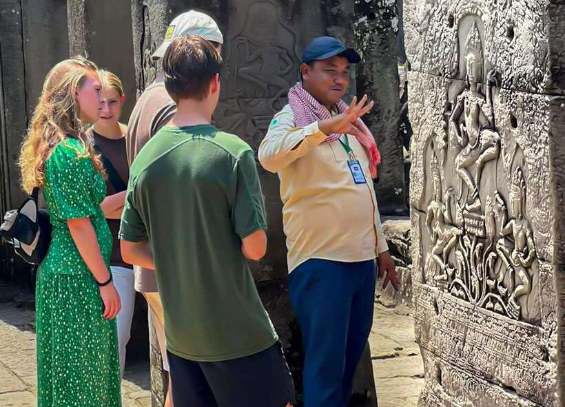 Siem Reap: Full-Day Angkor Wat Guided Tour with Sunset - Angkor Wat: two and a half hours with the great centerpiece