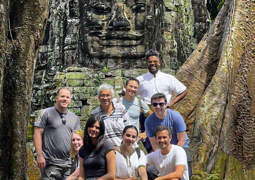 Siem Reap: Full-Day Angkor Wat Guided Tour with Sunset - Lunch and the practical pause in the middle
