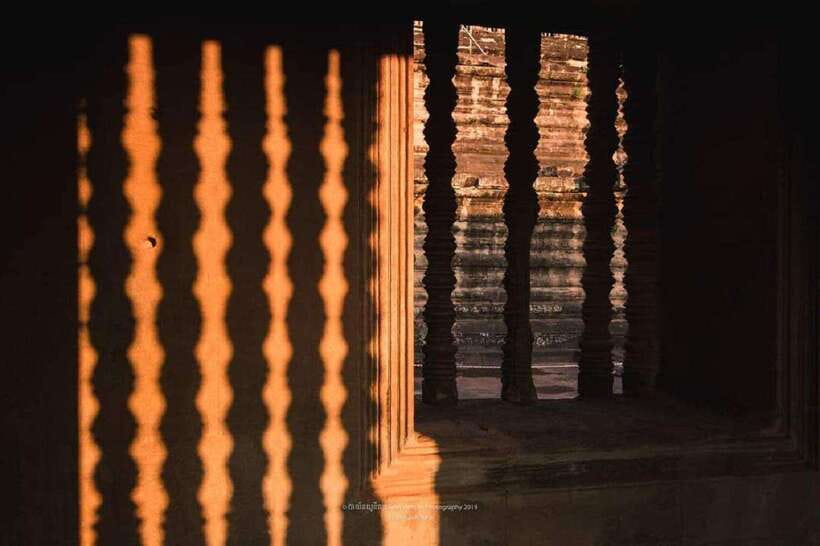 Siem Reap: Full Day Angkor Wat Temple Tour with Sunset - Climbing Phnom Bakheng for sunset
