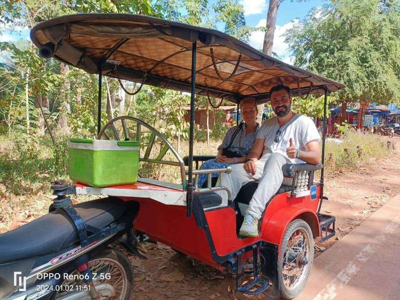 Siem Reap: Grand Circle Temples Tour With Private Tuk-Tuk - Ta Som: a compact temple for photographs and walking