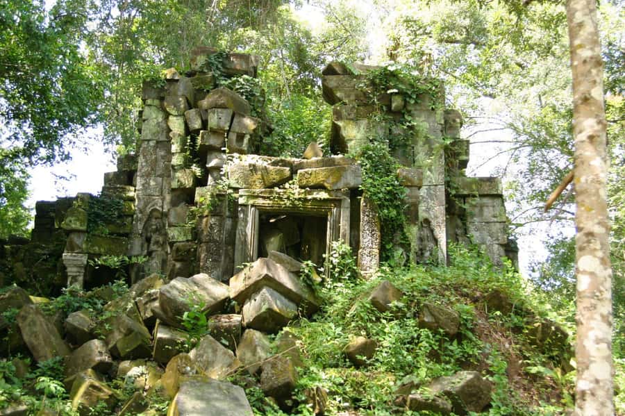 Siem Reap: Private 4-Day Angkor Wat and Phnom Kulen Tour - Day one: Phnom Kulen waterfall and Tonle Sap