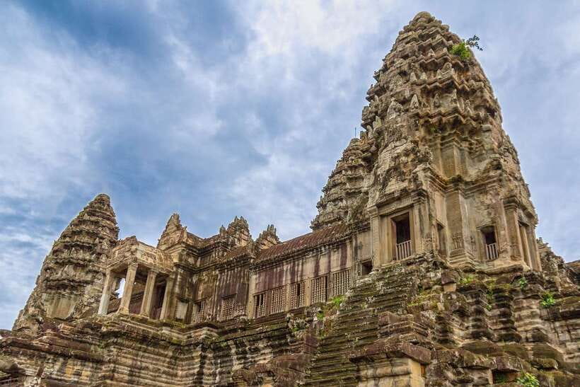 Siem Reap: Private Angkor Wat & Bakheng Mountain Sunset Tour - A realistic look at the four-hour schedule