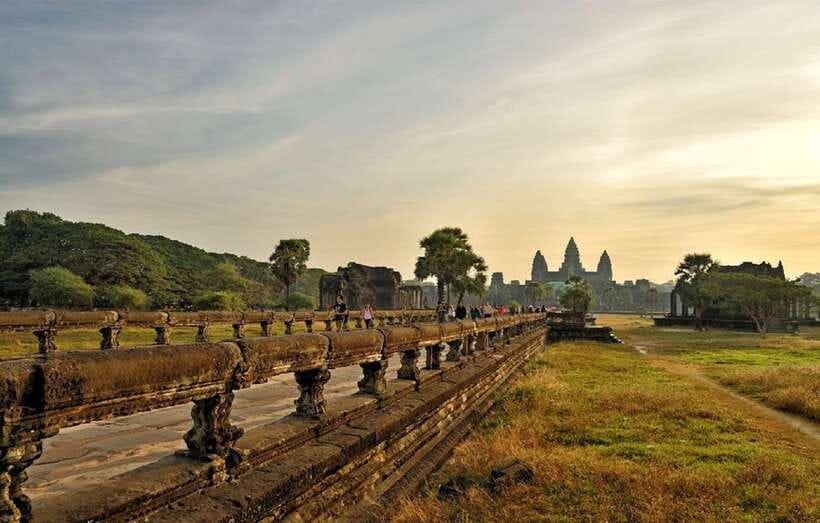 Siem Reap: Private Angkor Wat & Bakheng Mountain Sunset Tour - Photography and the best use of your time