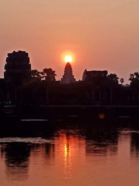 Siem Reap Private Tour: Angkor Wat Sunrise And Banteay Srei - Banteay Srei and the finest small carvings