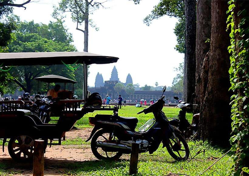 Siem Reap : Private Tuk-Tuk Tour of the Magnificent Temples. - Angkor Thom and Bayon’s famous faces