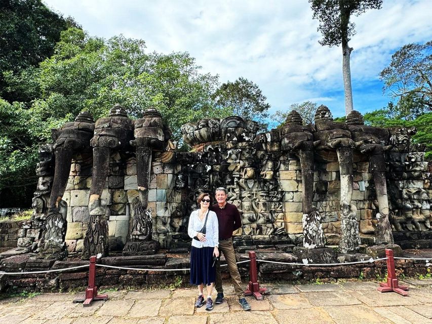 Siem Reap Temple Tour with Visit to Angkor Wat & Breakfast - Transport, guiding, and group size