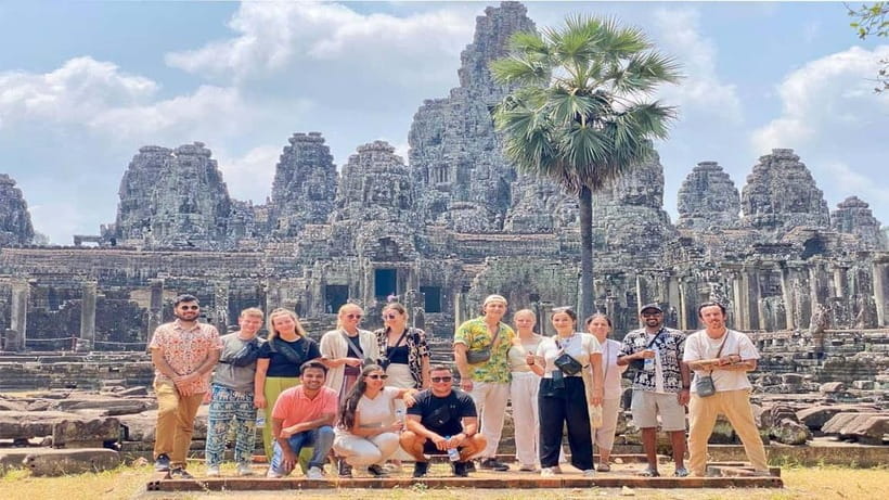 Siem Reap Temple Tour with Visit to Angkor Wat & Breakfast - Angkor Wat at dawn and in daylight
