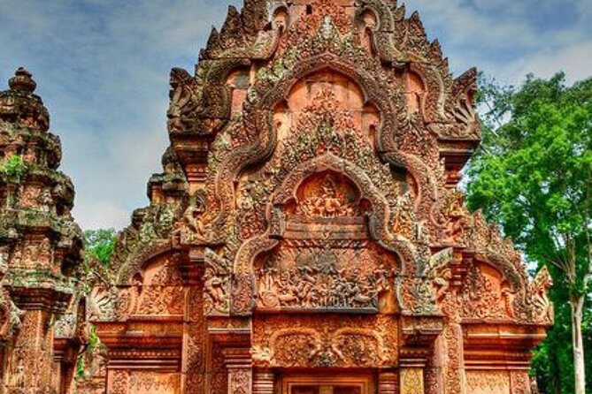 Siem Reap Tour: Angkor Wat Sunrise, Bayon, Ta Prohm, Banteay Srei - Lunch, heat, and the value of the air conditioning