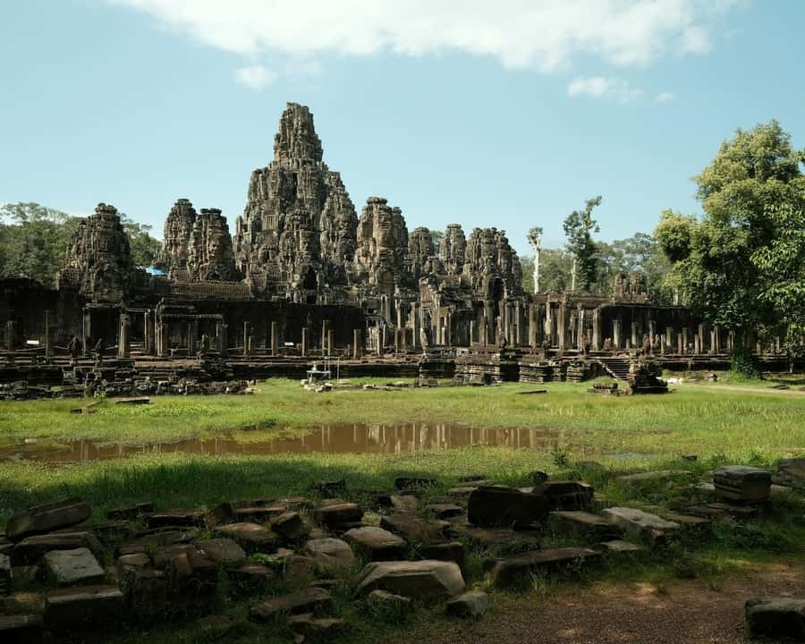SiemReap: Private Angkor Wat Tour in English or German guide - Day one: Angkor Wat, Ta Prohm, and Angkor Thom