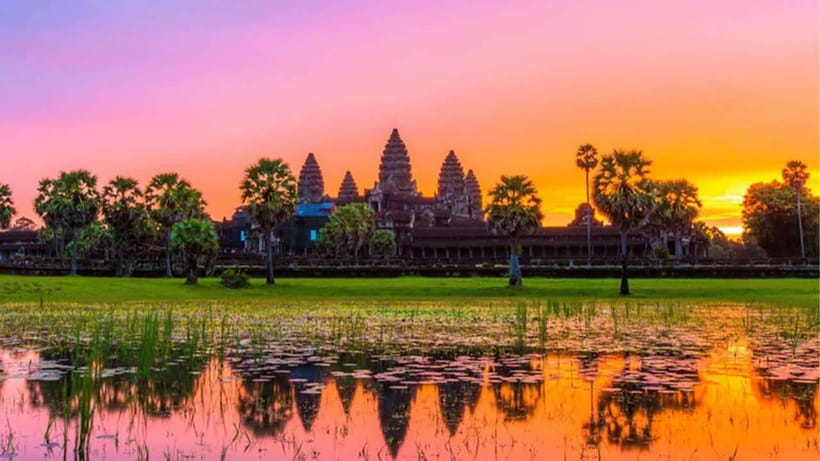 Small-Group Explore Angkor Wat Sunrise Tour with Guide - Breakfast Near Srah Srong