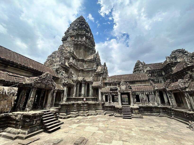 Small-Group Full Day Angkor wat Guide tour with Sun set - Ta Keo: a stark pyramid with a different mood