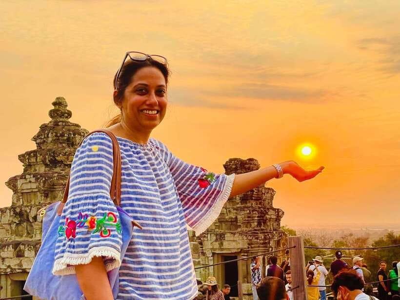 Small-Group Full Day Angkor wat Guide tour with Sun set - Angkor Thom and Bayon: faces at the center of the old capital