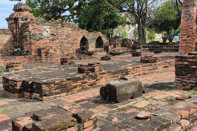 Small Group Tour to Ayutthaya Temples from Bangkok with Lunch - Is this really a small-group tour?