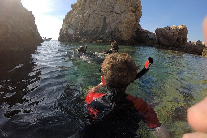 Snorkeling and swimming tour to the Poseidon's temple at Sounio cape - The road to Cape Sounion