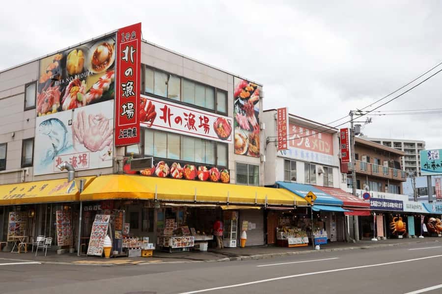 Sopporo: Hokkaido Shrine and Atama Daibutsu Full-Day Tour - Hokkaido Shrine offers a quieter cultural pause