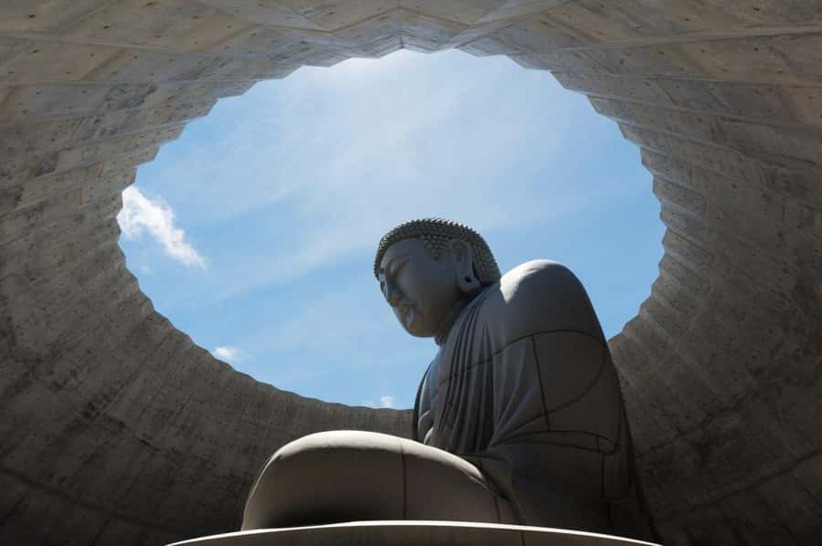 Sopporo: Hokkaido Shrine and Atama Daibutsu Full-Day Tour - Jozankei gives you hot springs and a change of pace