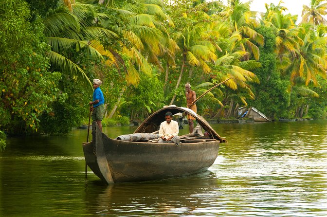 South India Tour- Temple Architecture and Backwaters - Munnar changes stone for tea-covered hills