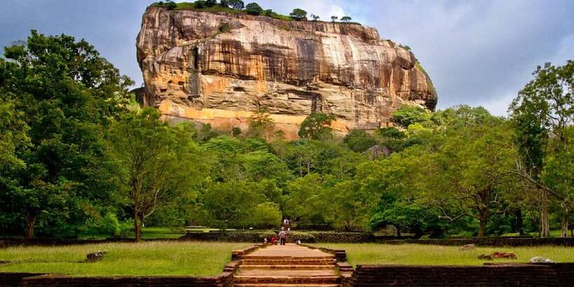 Sri Lanka Bentota: Day Trip to Sigiriya and Dambulla Temple - The spice garden stop