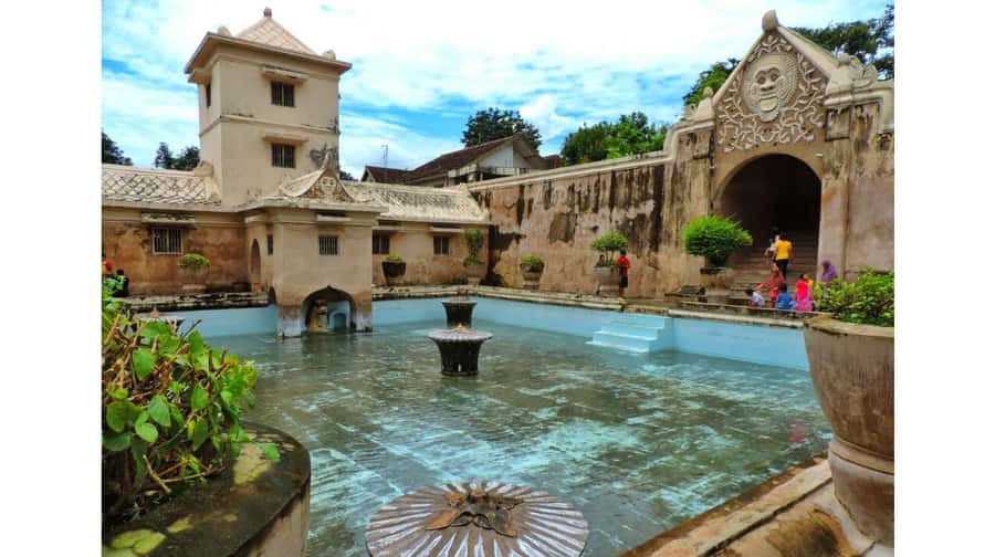 Sultan Palace, Water Castle & Prambanan Temple Guided Tour - Key points to know before booking