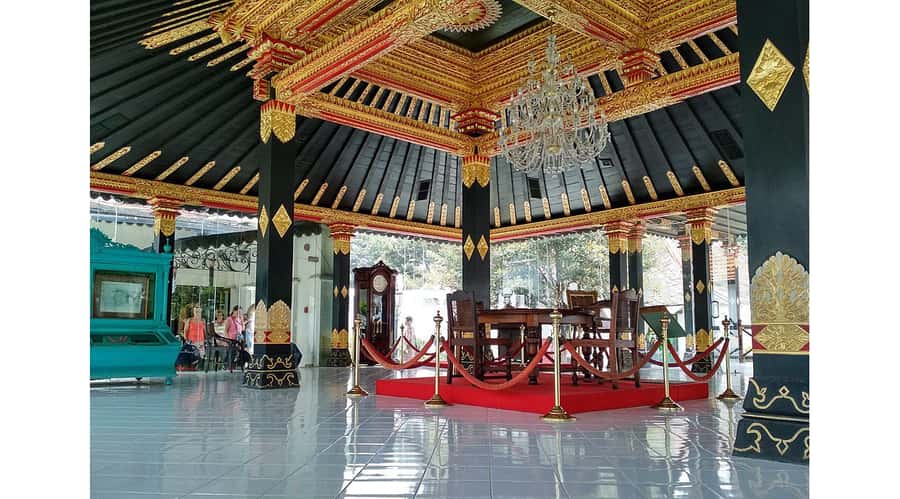 Sultan Palace, Water Castle & Prambanan Temple Guided Tour - Why this tour works well in Yogyakarta