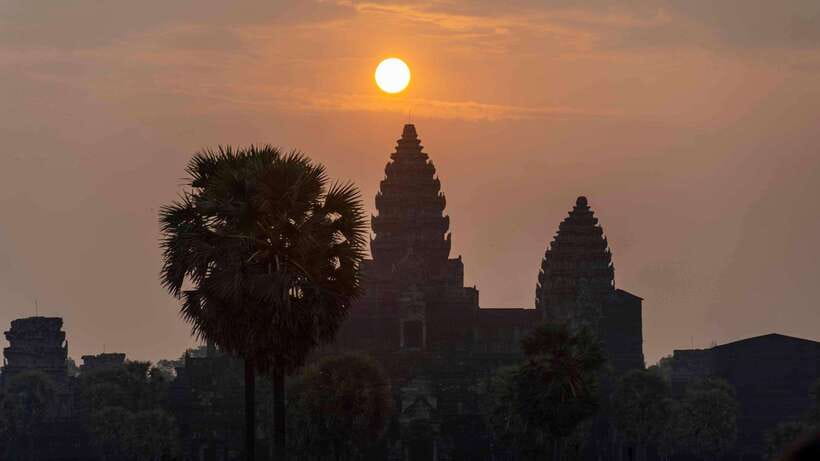 Sunrise at Angkor Wat Temple: 3-Hour Private Tour - Angkor Wat’s story, from Vishnu to Buddhism