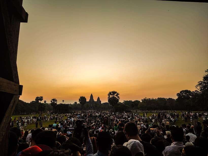 Sunrise at Angkor Wat Temple: 3-Hour Private Tour - Watching the first light over Angkor Wat