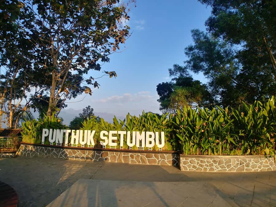 Sunrise at Punthuk Setumbu, Borobudur Temple, Mendut & Pawon - Sunrise at Punthuk Setumbu