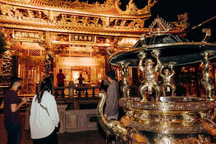 Taipei's Origin & Longshan Temple - Taiwan Cultural Tour - A 2.5-hour pace with a clear meeting point