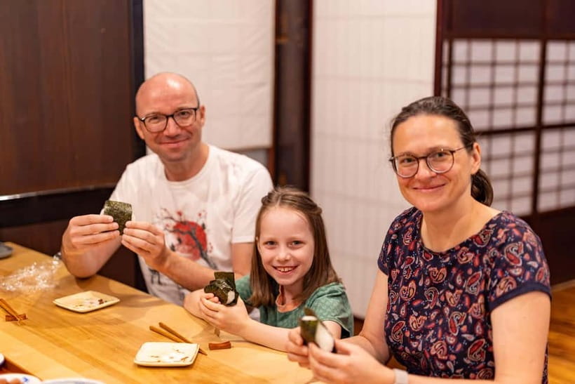Takayama: Onigiri and miso soup making at a buddhist temple - Why the Buddhist setting changes the meal