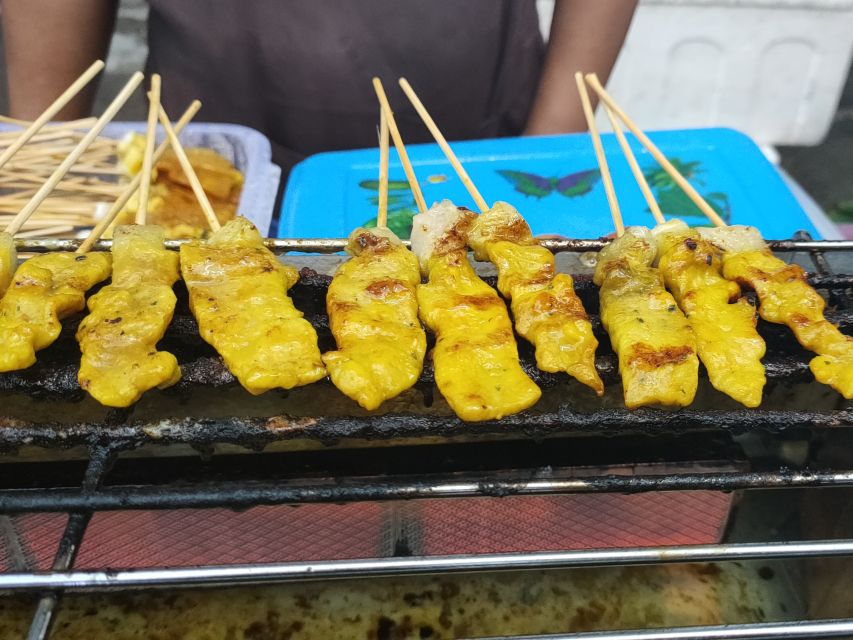 Takua Pa: Food Market, Tsunami Museum, Temple, & Old Town - What the guides add to the experience